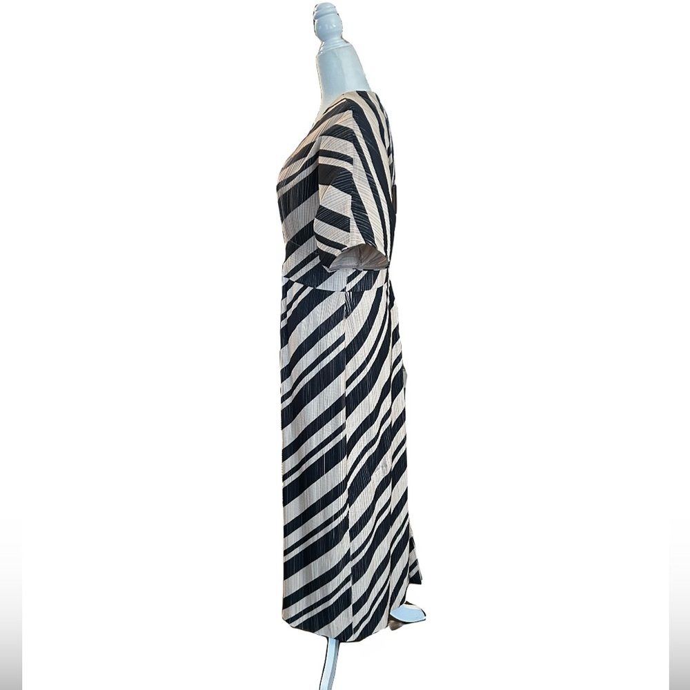 Lela Rose Size 12 Sheath Dress Black and Cream Diagonal Stripe V-Neck Midi NWT - Picture 7 of 16